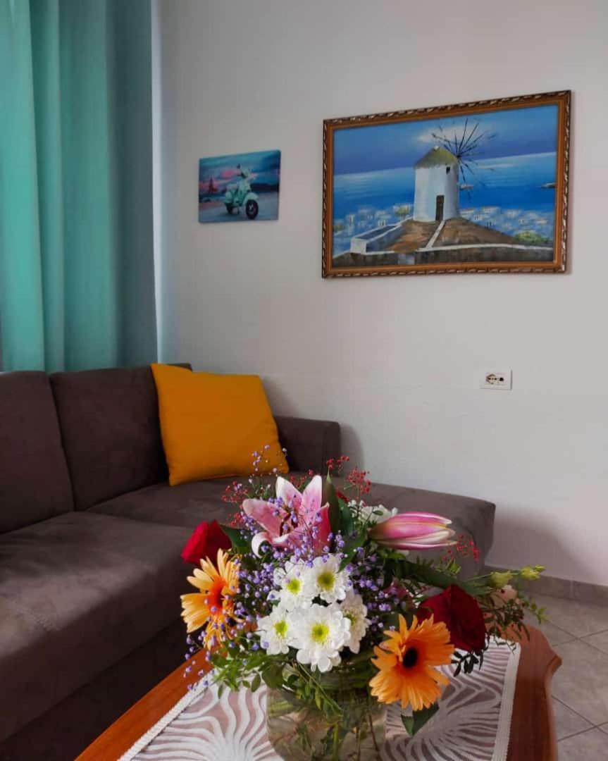 Vila Stupende Daire Saranda Oda fotoğraf
