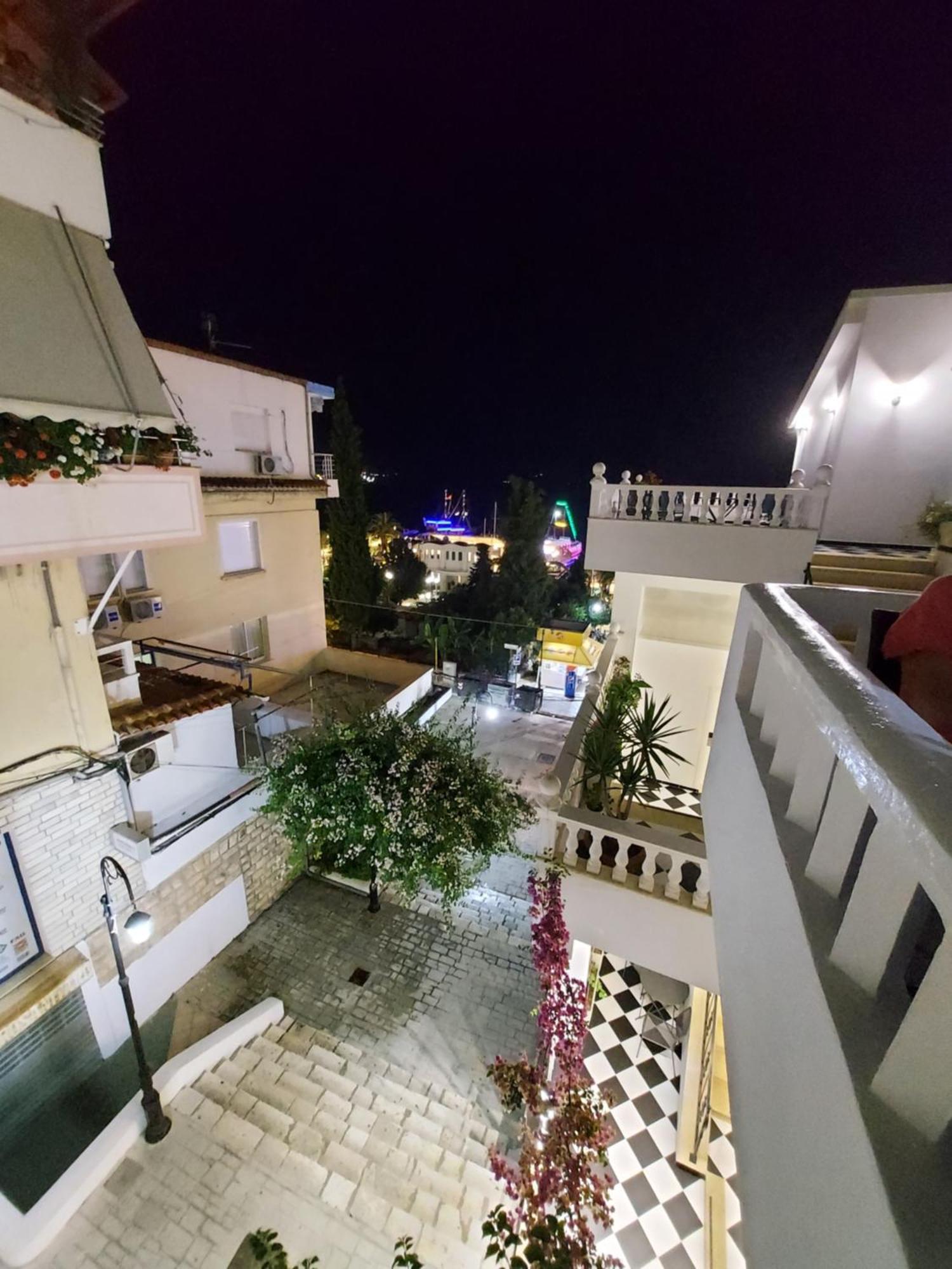 Vila Stupende Daire Saranda Oda fotoğraf