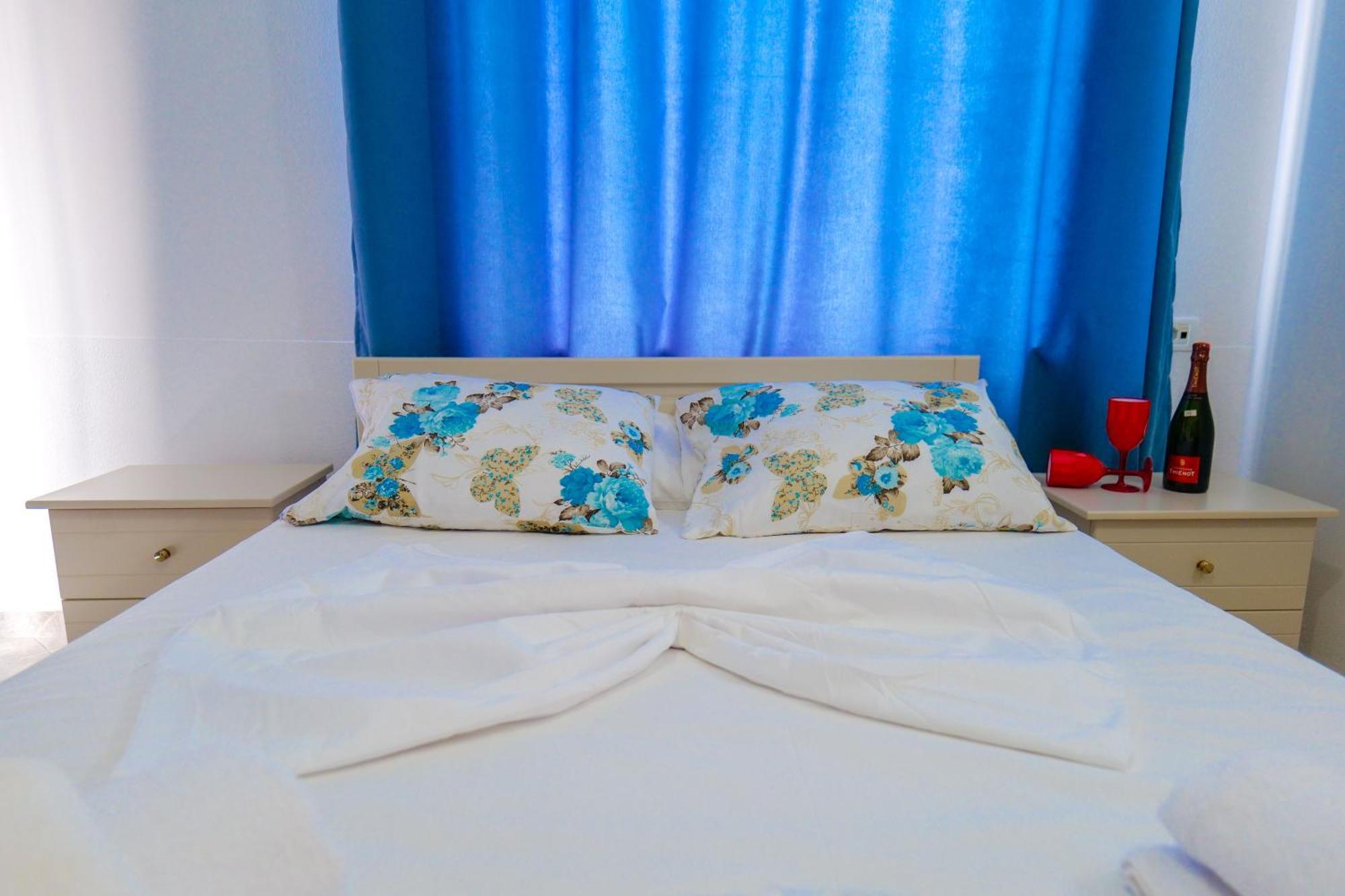 Vila Stupende Daire Saranda Oda fotoğraf