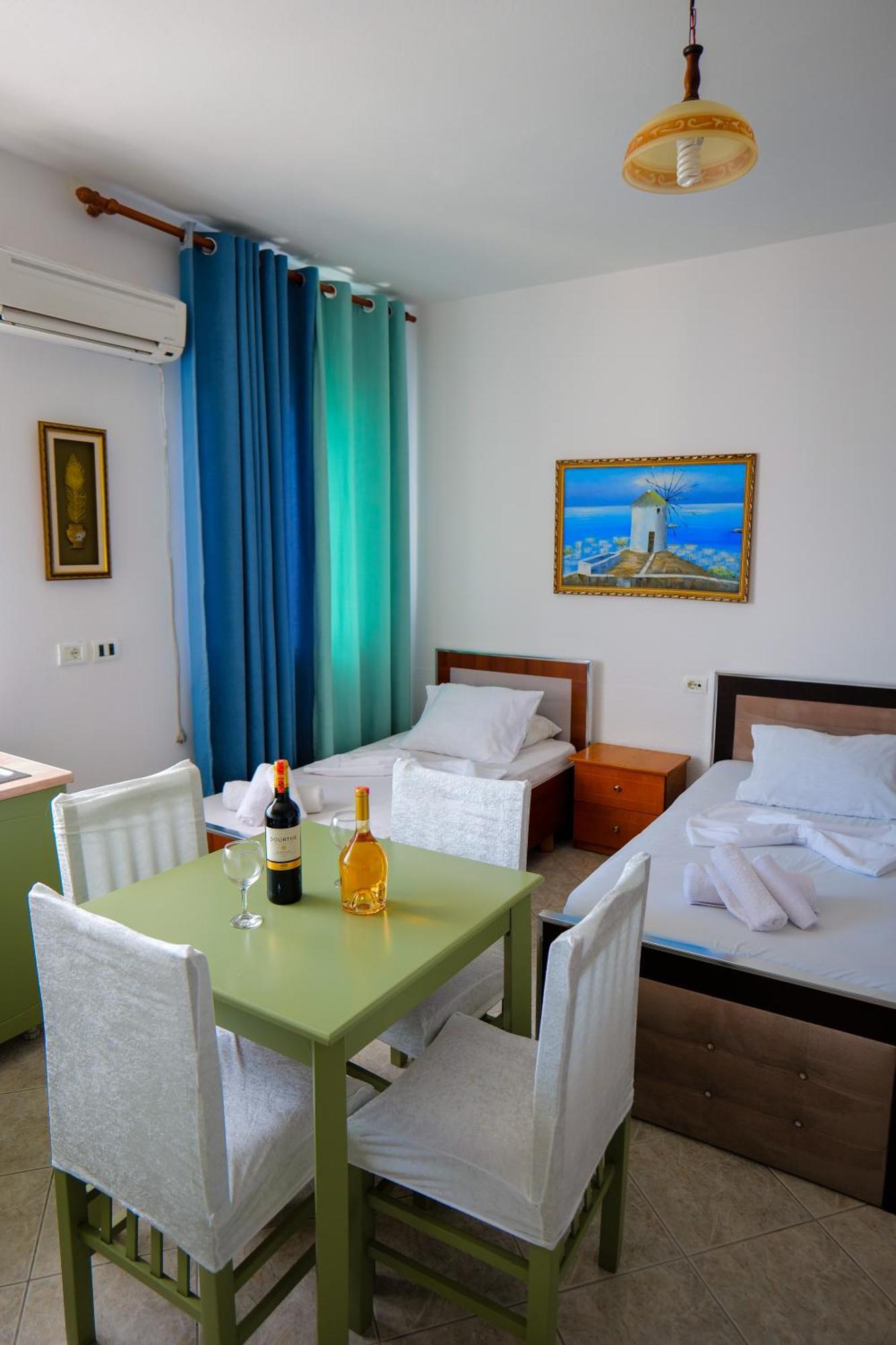 Vila Stupende Daire Saranda Oda fotoğraf