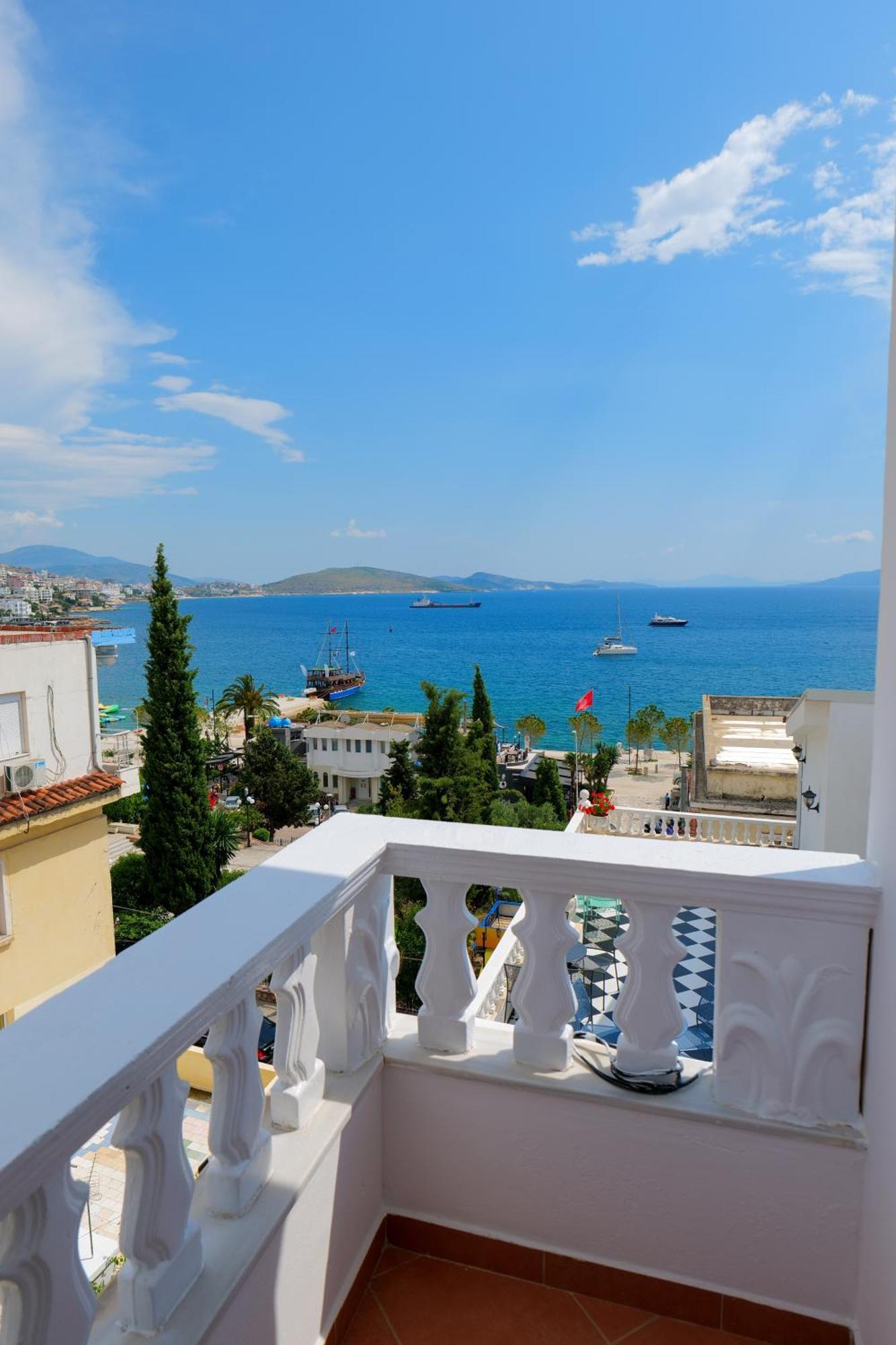 Vila Stupende Daire Saranda Oda fotoğraf
